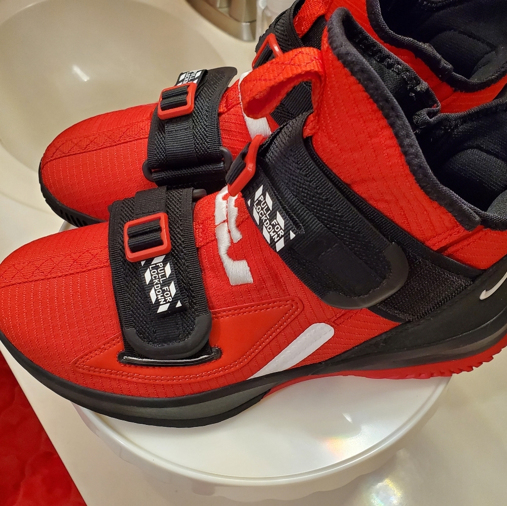 Brand new Best selling Nike boys size 8 shoes.